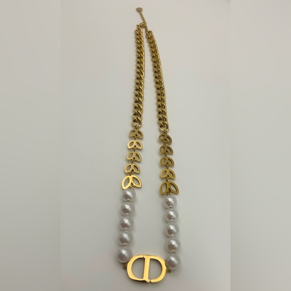 Dior CD Gold and faux Pearl Necklace - Picture 2 of 6